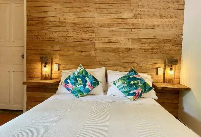 Standard Kolmen Hengen Huone, Waka Hotel Rural