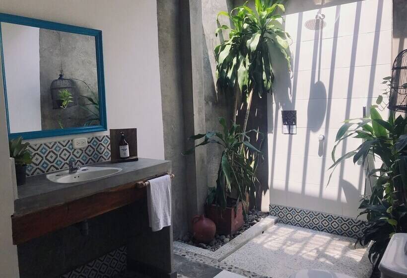 スイート, Waka Hotel Rural