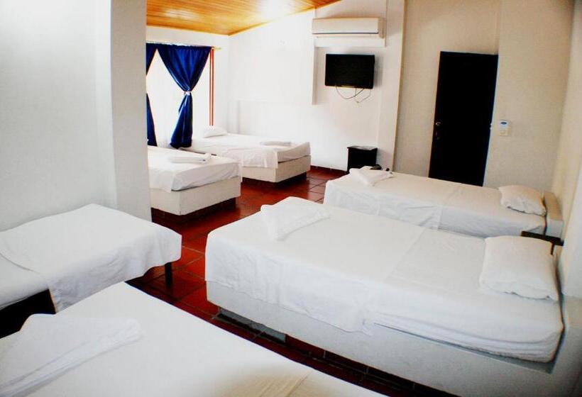 غرفة عادية خماسية, Y Parque Acuatico Agua Sol Alegria