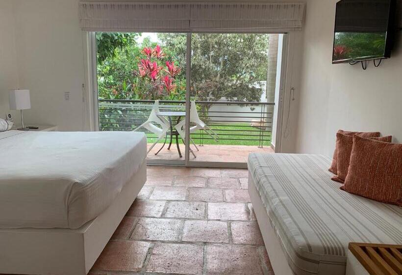 带大床的高级房间, La Masia Hotel Boutique