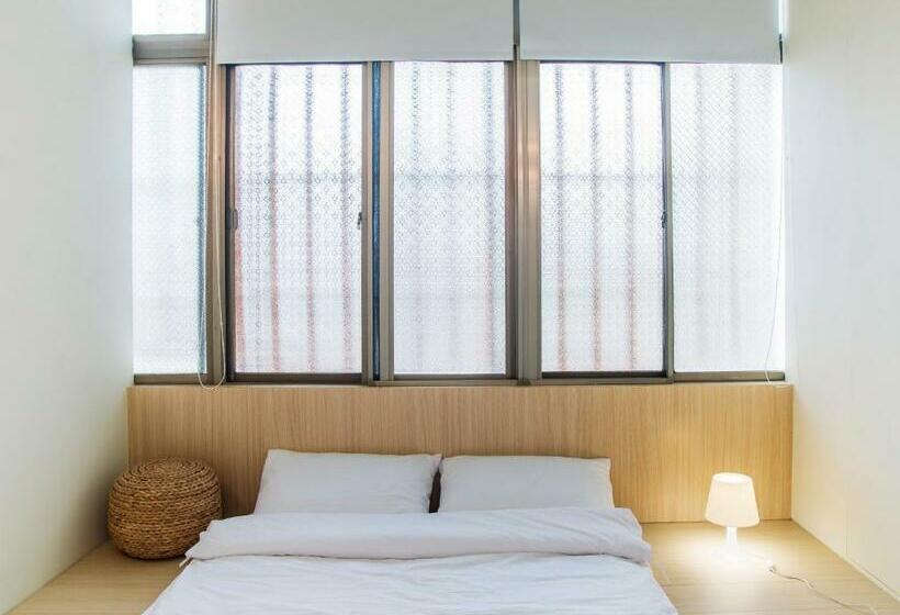 اتاق استاندارد با سرویس بهداشتی مشترک, Tainan Gu Hostel