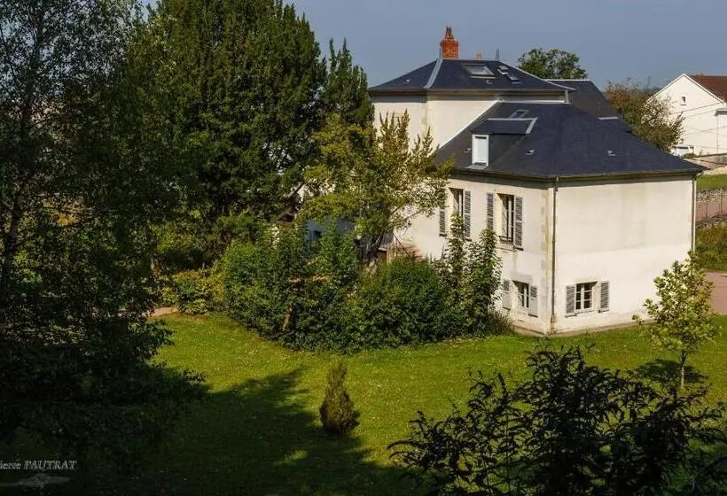 Talo 1 Makuuhuone, Espace Bernadette Soubirous Nevers