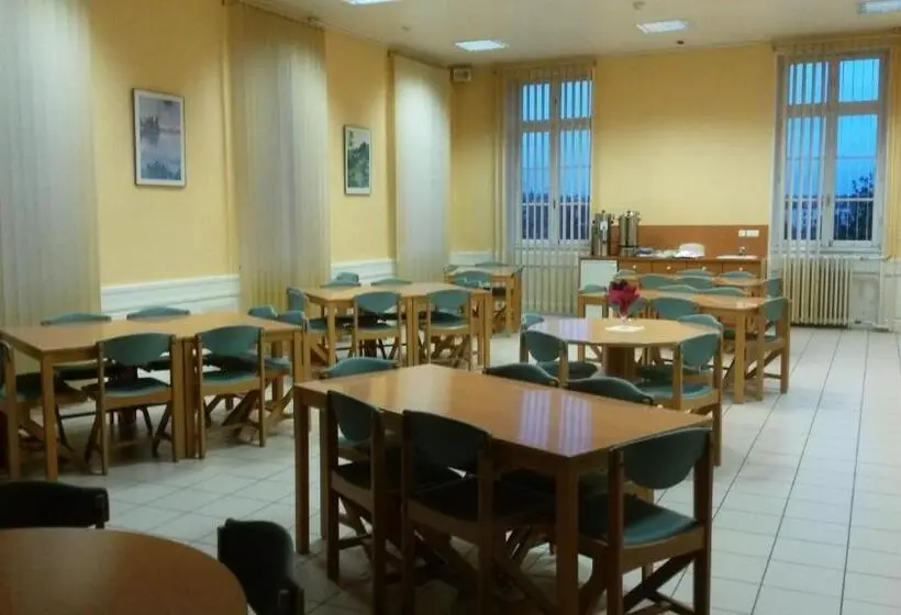 Standard Yhden Hengen Huone Jaettu Kylpyhuone, Espace Bernadette Soubirous Nevers