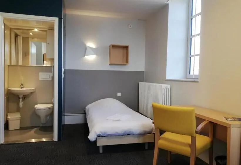 Standard Kolmen Hengen Huone Puutarhanäkymä, Espace Bernadette Soubirous Nevers