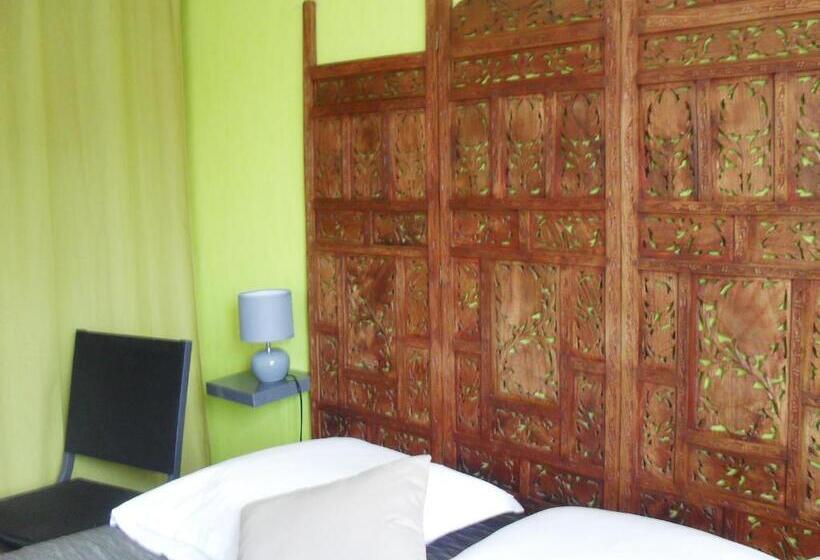 标准间带游泳池, Chambre D Hote Veronique