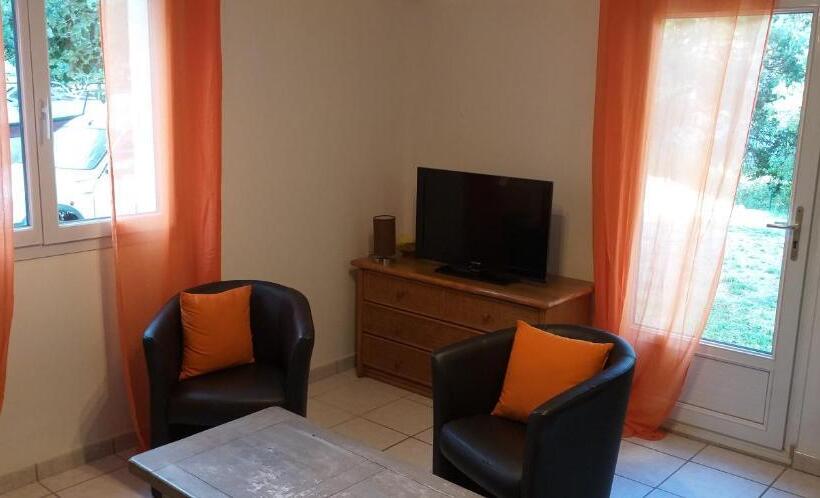 带2个卧室的公寓, Chambre D Hote Veronique