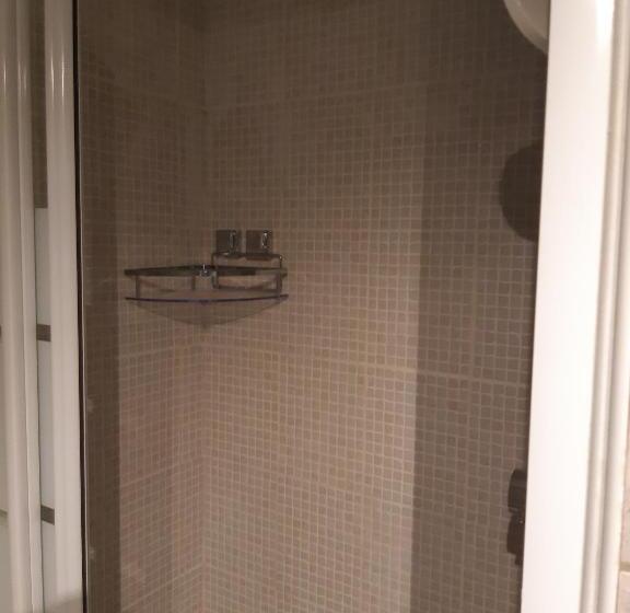 غرفة عائلية مطلّة علي الجبل, Chambre D Hote Veronique