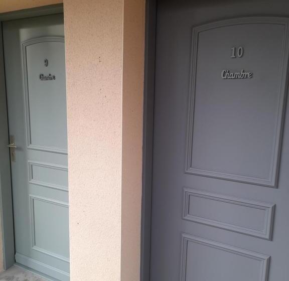 غرفة قياسية, De L'ile D'amour