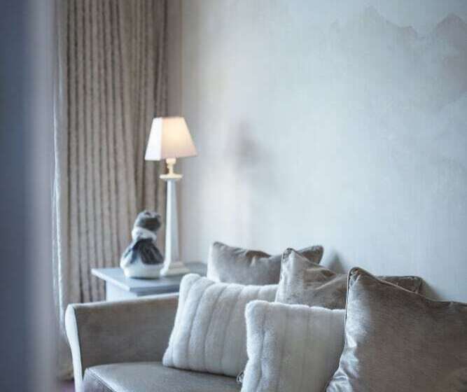 سوییت خانوادگی, Hôtel Les Barmes De L Ours