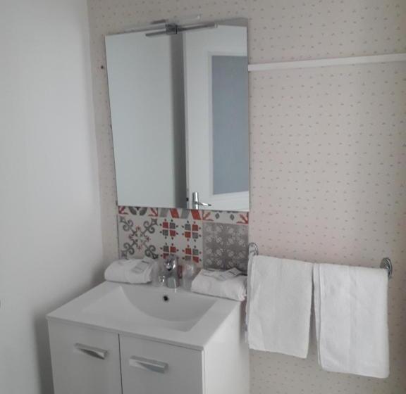 غرفة قياسية ثلاثية, Le Riviera