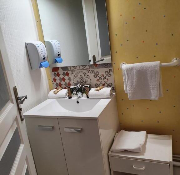 غرفة قياسية ثلاثية, Le Riviera