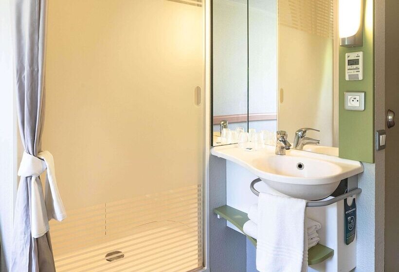 Номер Стандарт Трехместный, Ibis Budget Saint Pourcain