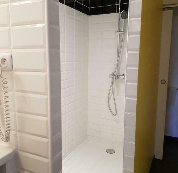 غرفة قياسية مطلة على المتنزه, Le Corbusier