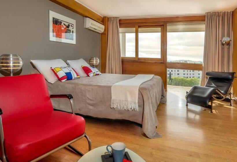 غرفة ديلوكس مطلّة علي البحر, Le Corbusier