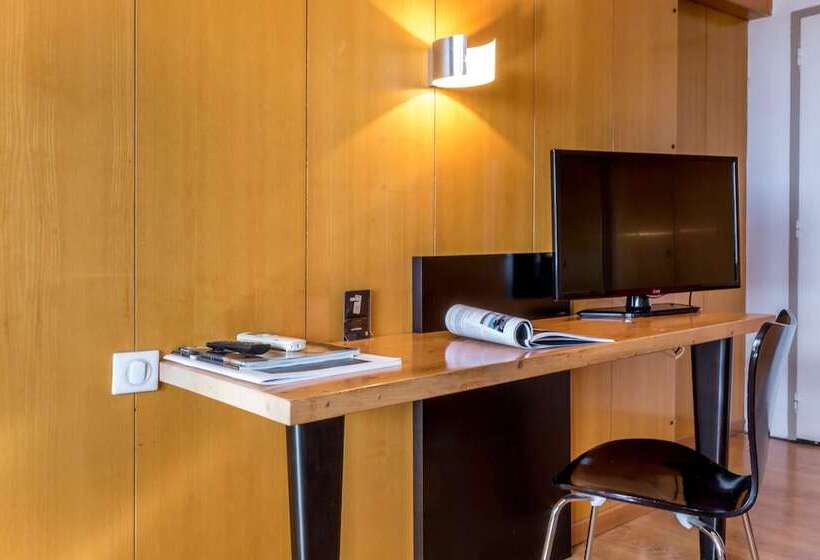 غرفة ديلوكس مطلّة علي البحر, Le Corbusier