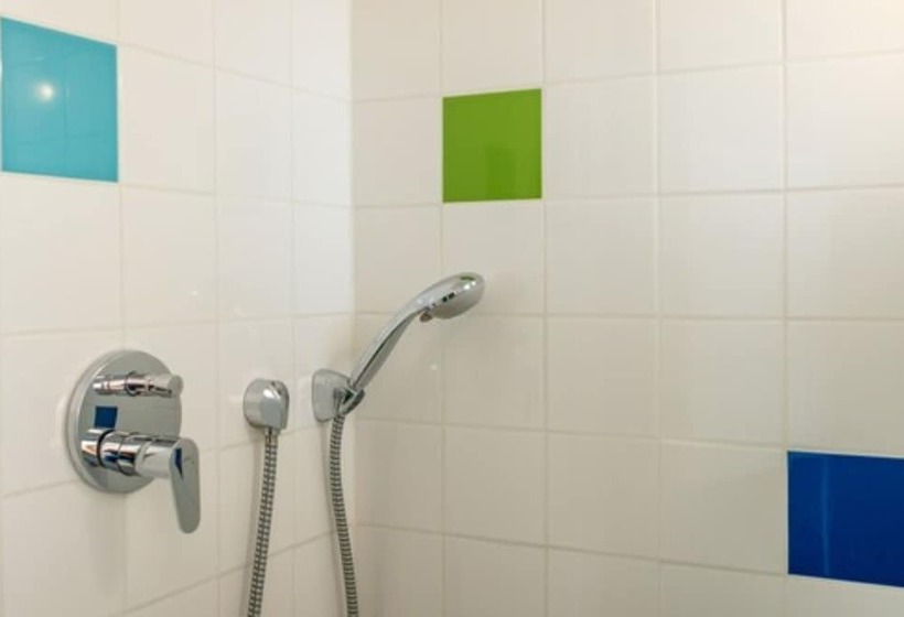 غرفة ديلوكس مطلّة علي البحر مزوَّدة بشُرفة, Le Corbusier