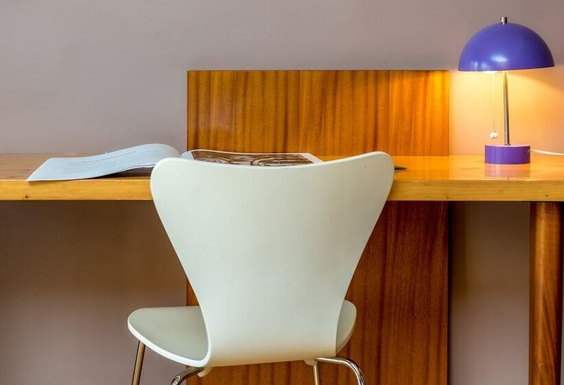 غرفة ديلوكس مطلّة علي البحر مزوَّدة بشُرفة, Le Corbusier