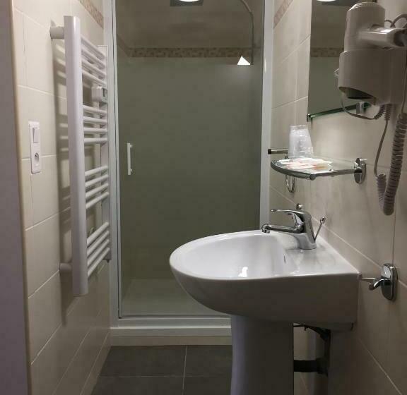 غرفة قياسية ثلاثية, Le Mas De La Frigoulette