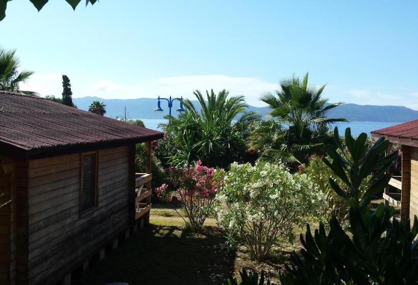 חדר סופריור עם נוף לים ומרפסת, Mare E Monti