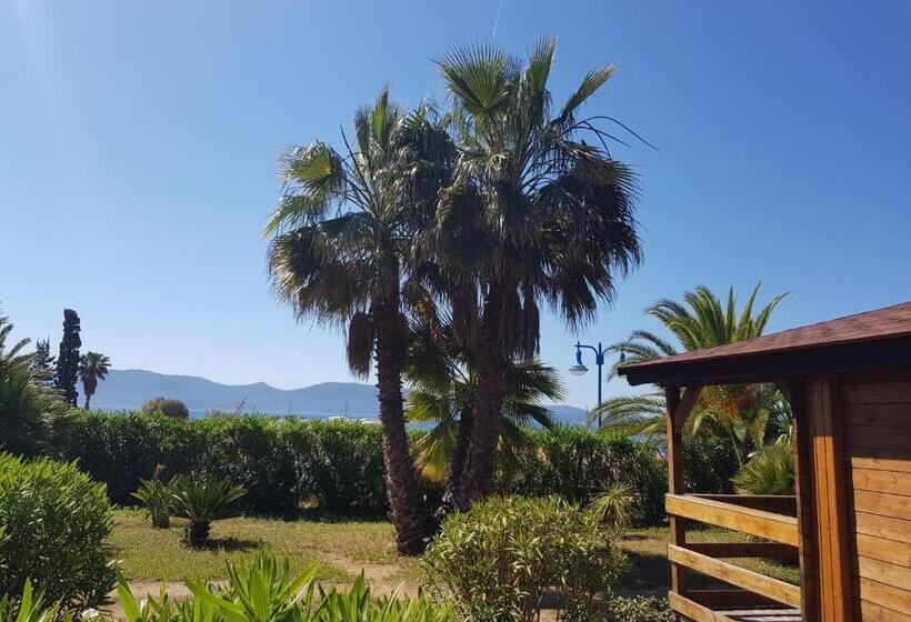 غرفة سوبيريور مطلّة علي البحر مزودة بشُرفة, Mare E Monti