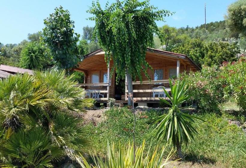 غرفة قياسية ثلاثية مزودة بشرفة, Mare E Monti