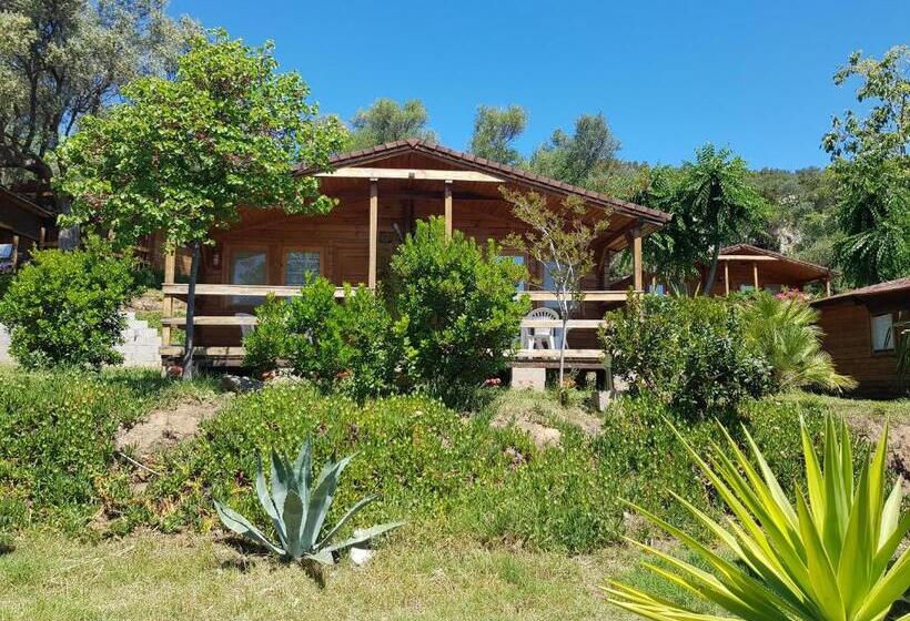 جناح بغرفتي نوم, Mare E Monti