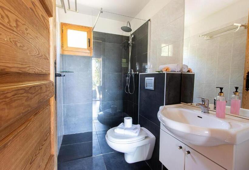 2 Bedrooms Suite Sea View, Mare E Monti
