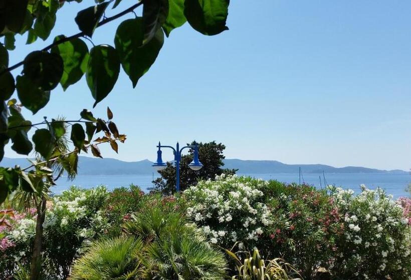 2 Bedrooms Suite Sea View, Mare E Monti