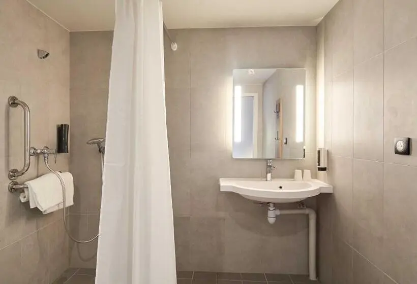 身障者適用スタンダードルーム, B&b Hotel Viry Châtillon