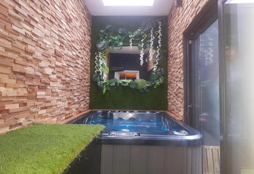 Suite with Terrace, A L'origine