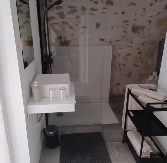 استودیو استاندارد با چشم‌انداز باغ, ô Anges