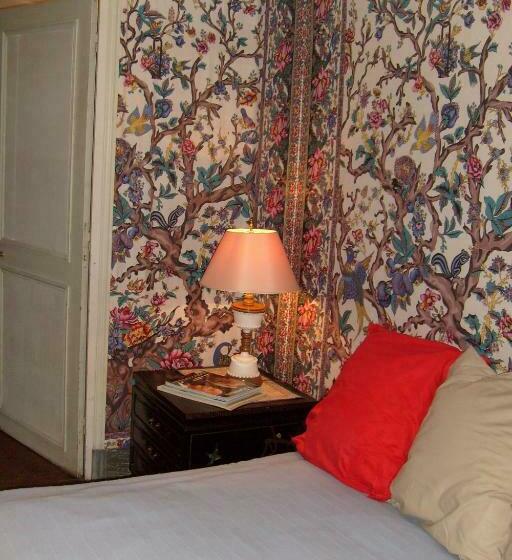 غرفة قياسية ثلاثية, Château De Serrigny