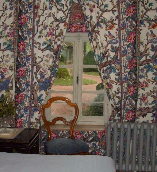 غرفة قياسية ثلاثية, Château De Serrigny