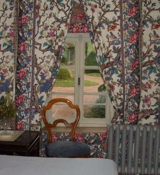 Standard Kolmen Hengen Huone, Château De Serrigny