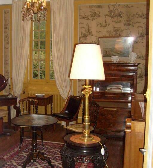 Номер Стандарт, Château De Serrigny