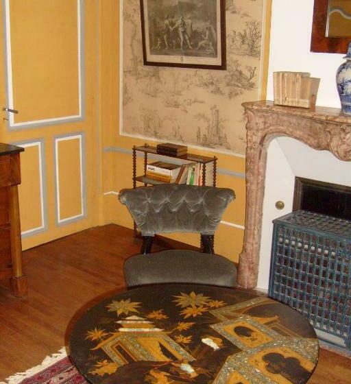 غرفة قياسية, Château De Serrigny