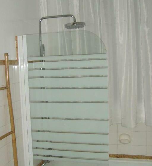 غرفة قياسية, Château De Serrigny