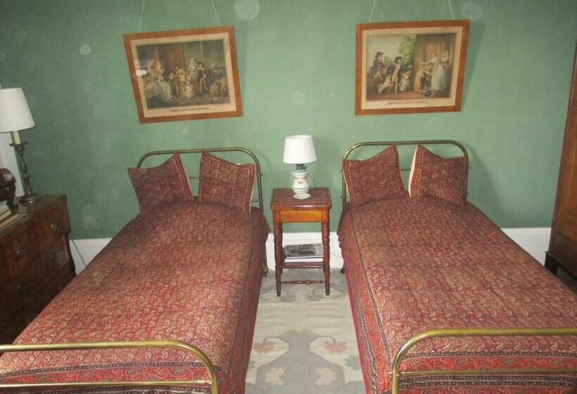 غرفة قياسية, Château De Serrigny