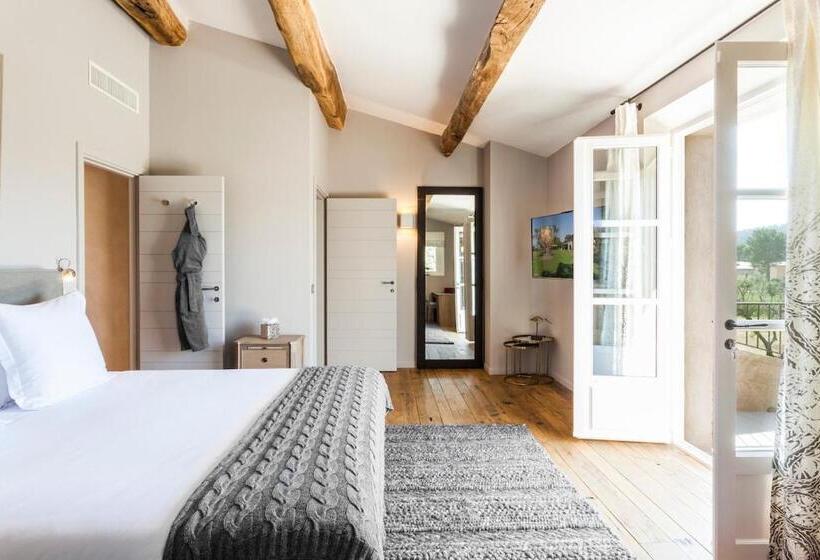 سوییت جونیور با بالکن, Domaine Les Mésanges