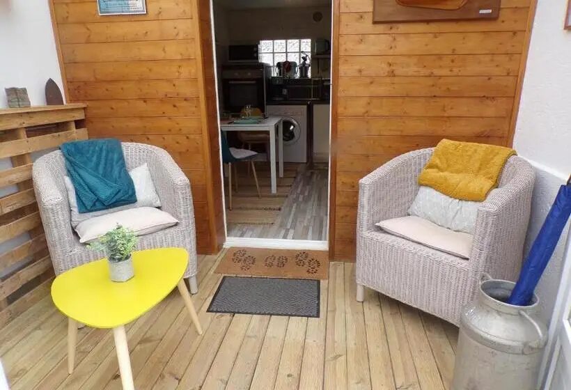 Standard-studio Puutarhanäkymä, Gîte La Mer