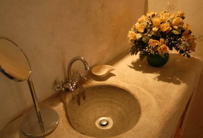 غرفة قياسية, La Flor Azul