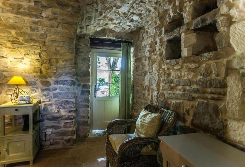 غرفة قياسية, La Flor Azul