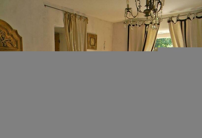 高级大房间, La Grange à Nicolas