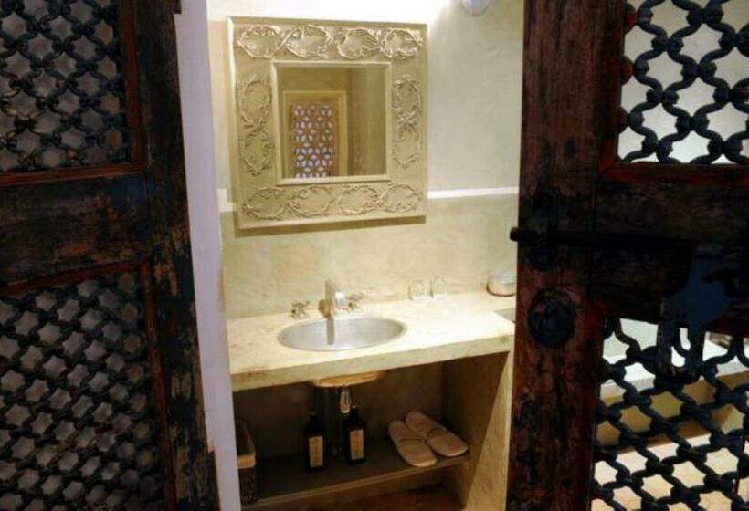 标准间, La Grange à Nicolas