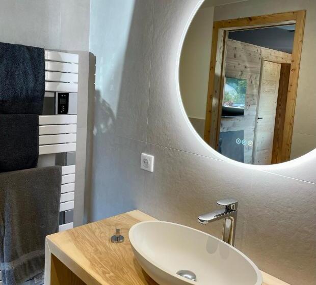 سوییت خانوادگی, Le Paret Chambres D Hôtes De Charme & Spa