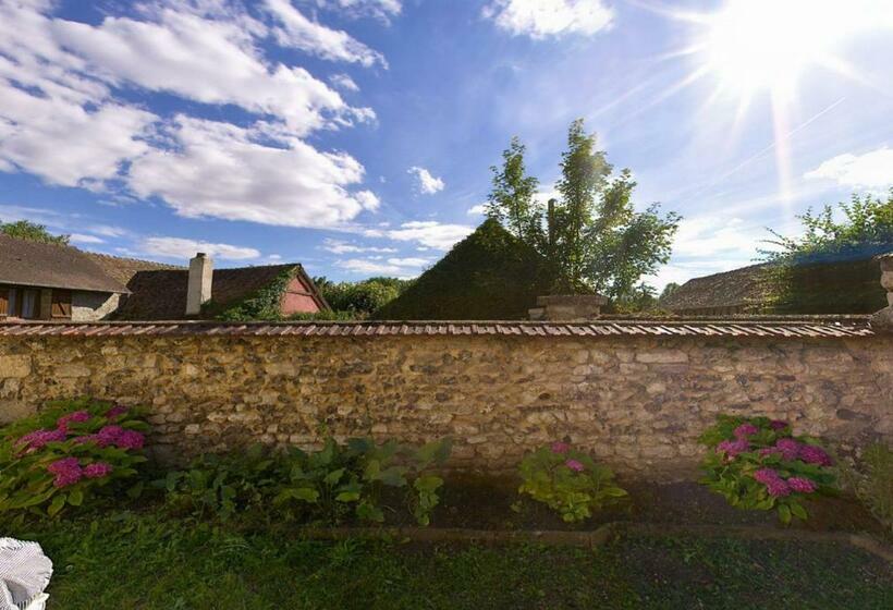 Дом 1 Спальня, Les Rouges Gorges