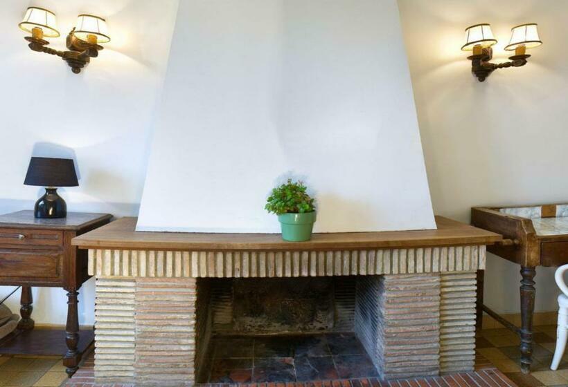 Дом 1 Спальня, Les Rouges Gorges