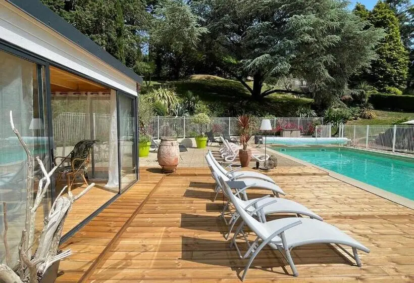 スタンダードトリプルルーム, Maison D Hôtes Et Gîtes La Chouannerie à Côté Du Parc Du Puy Dufou