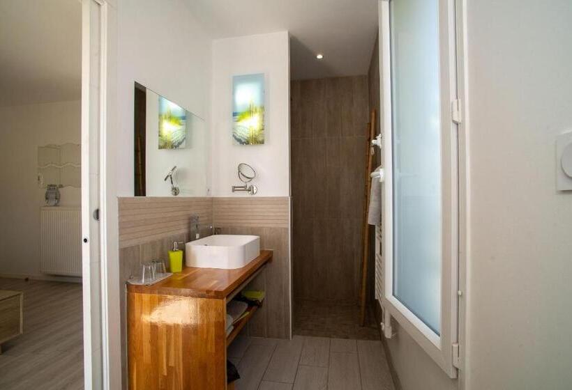 스탠다드 발코니 룸, Maison Lucilda