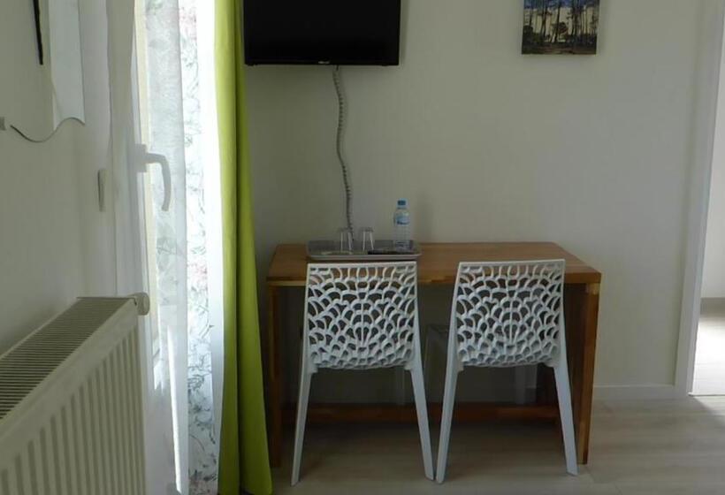 스탠다드 발코니 룸, Maison Lucilda